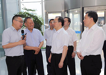 国务委员、国务院秘书长， 时任江苏省委书记吴政隆调研j9游戏科技